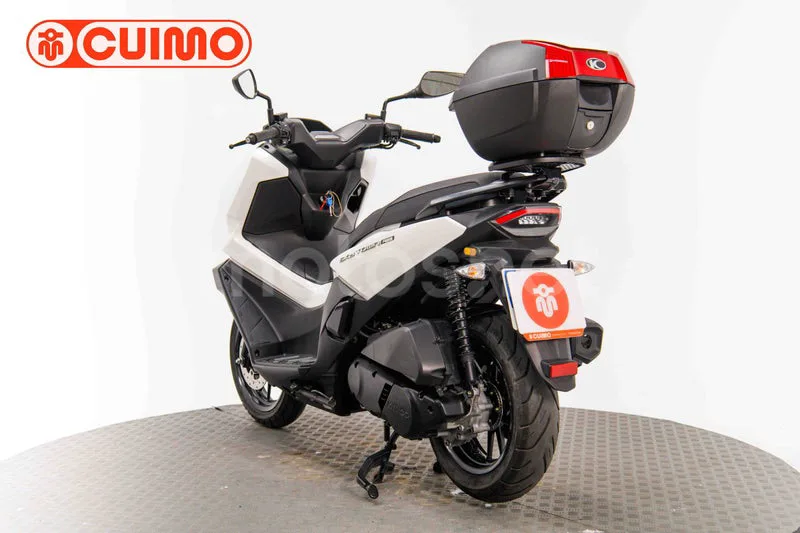 Kymco Sky Town 125 – Vista 6