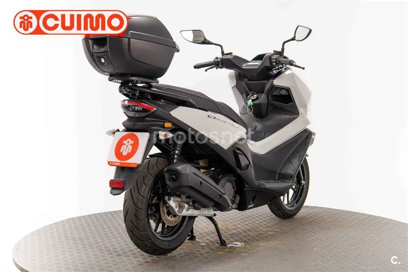 Kymco Sky Town 125 – Vista 4