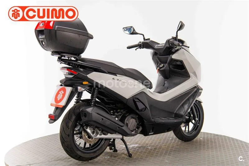 Kymco Sky Town 125 – Vista 4