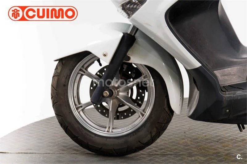 Suzuki Burgman 125 – Vista 19