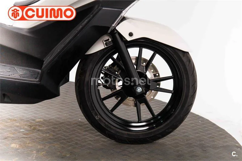 Kymco Sky Town 125 – Vista 13