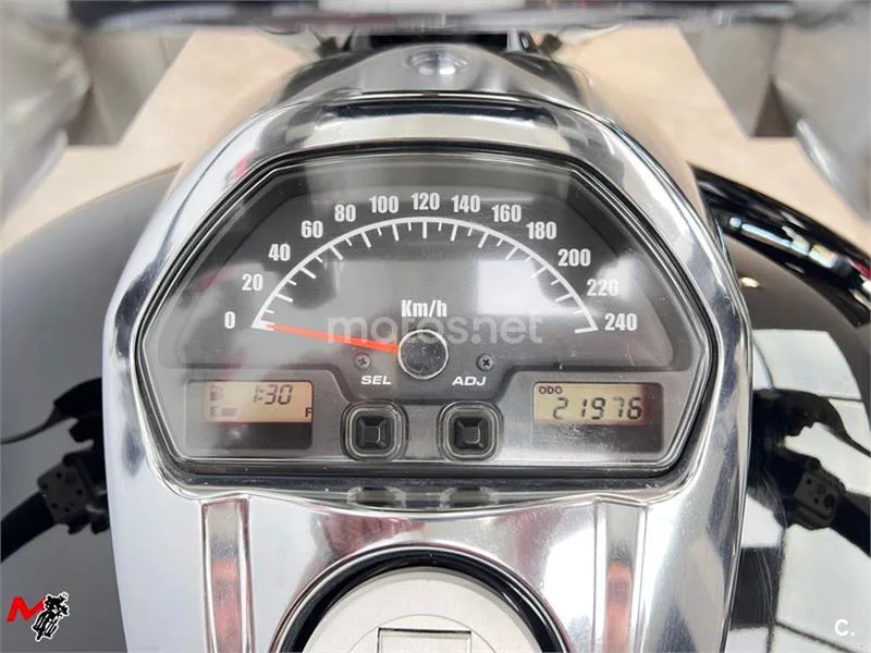 Suzuki Intruder M1800R – Vista 8