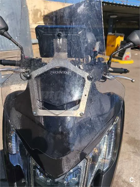 Honda Integra 750 S – Vista 7