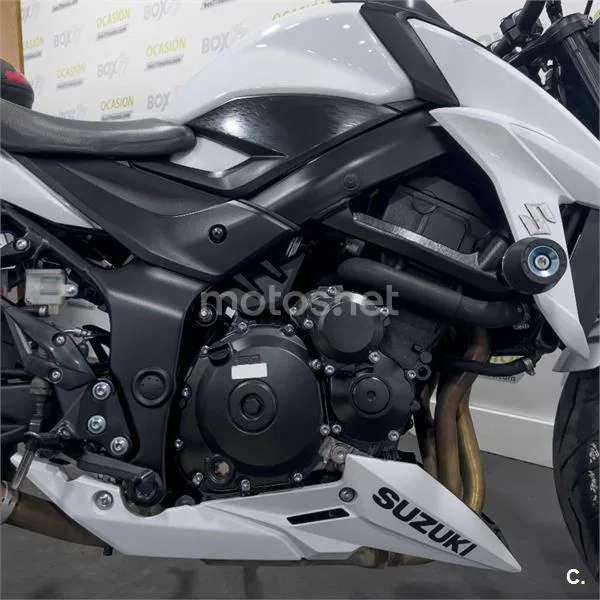 Suzuki GSX-S750 – Vista 15