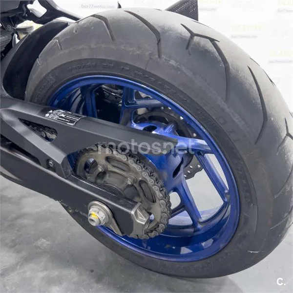 Suzuki GSX-S750 – Vista 8
