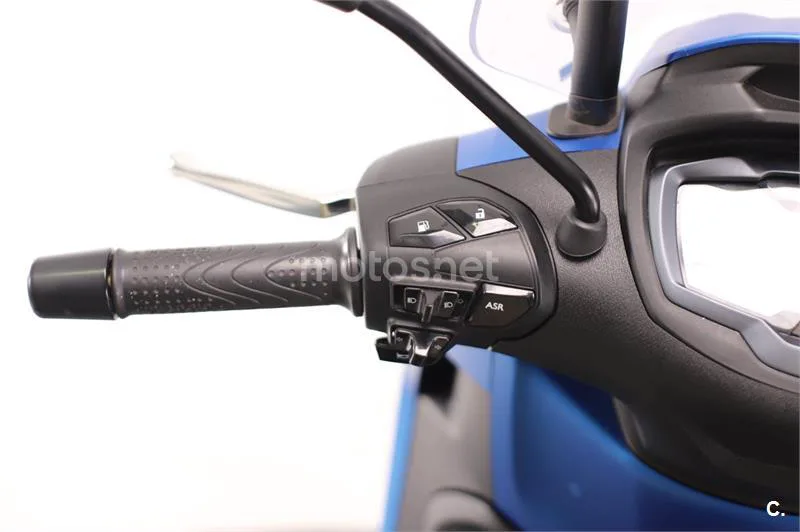 Piaggio Beverly – Vista 7