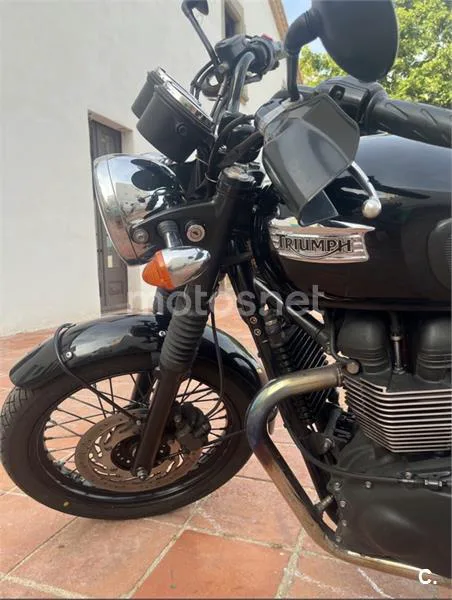 Triumph Bonneville T100 – Vista 4