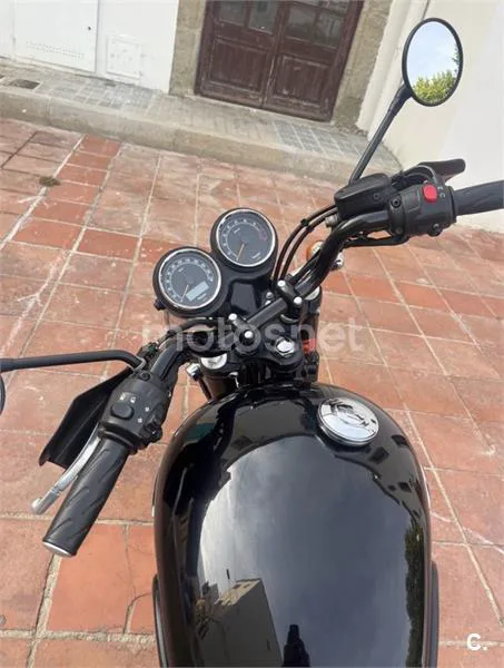 Triumph Bonneville T100 – Vista 5