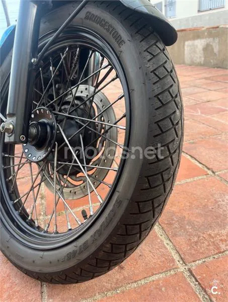 Triumph Bonneville T100 – Vista 9