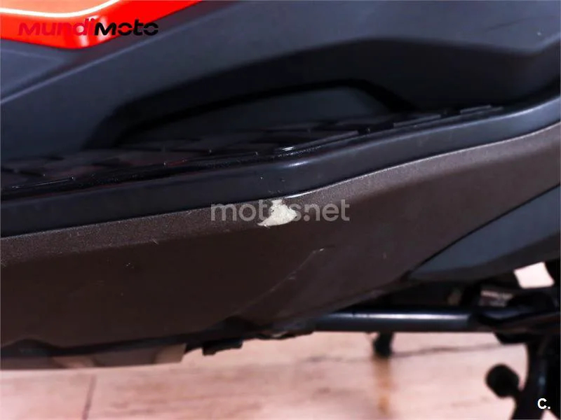 Kymco DTX 125 – Vista 36