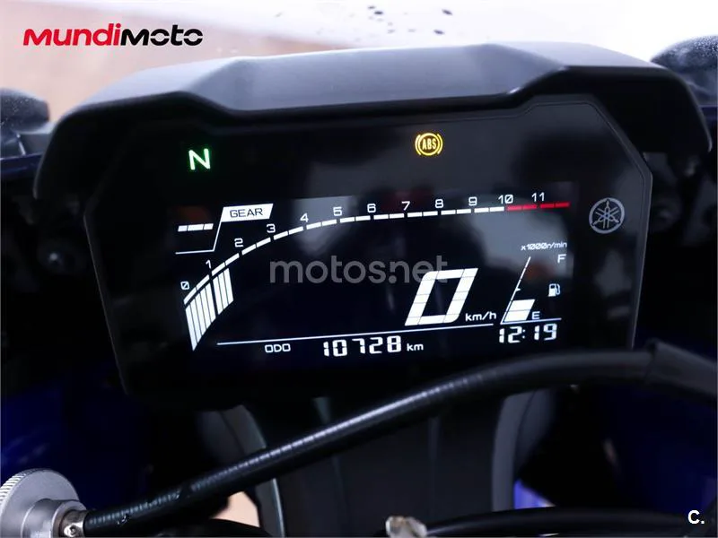 Yamaha R7 – Vista 12