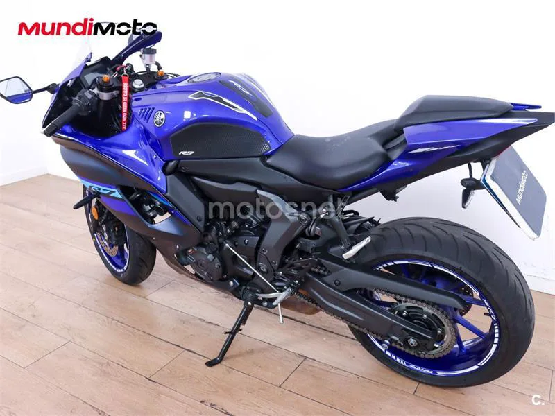 Yamaha R7 – Vista 8