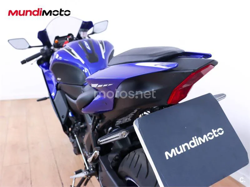 Yamaha R7 – Vista 9