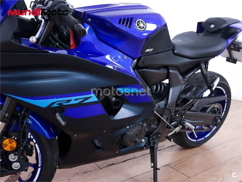 Yamaha R7 – Vista 10