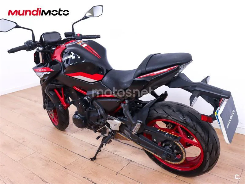 Kawasaki Z650 – Vista 8