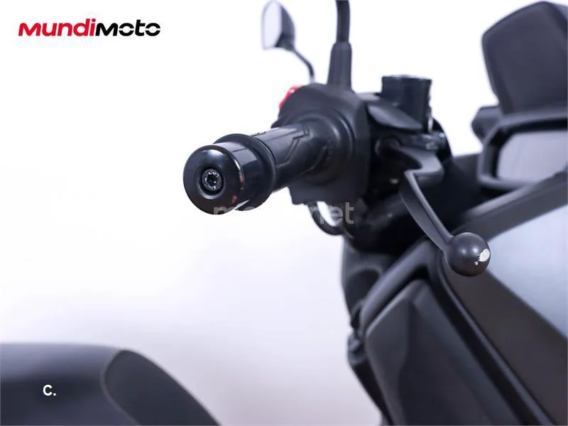 Yamaha XMAX 125 – Vista 20