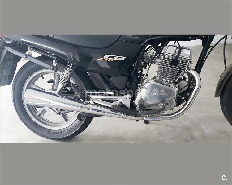 Honda CB 250 Two Fifty – Vista 4