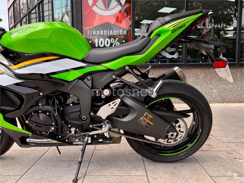 Kawasaki Ninja ZX-6R - Vista 3