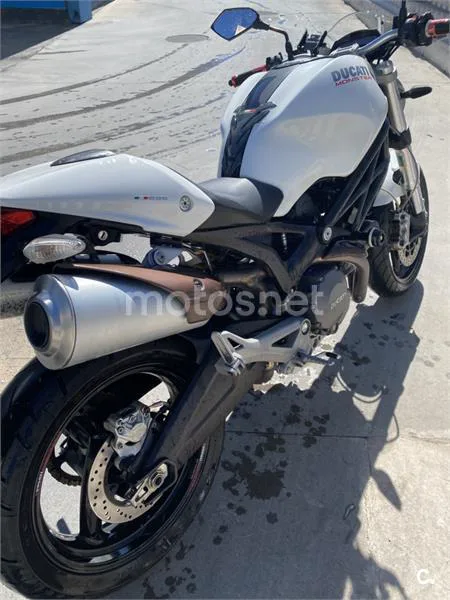 Ducati Monster 696 – Vista 2
