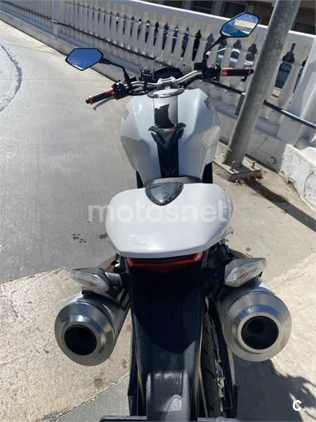 Ducati Monster 696 – Vista 3