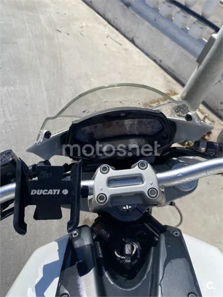 Ducati Monster 696 – Vista 4