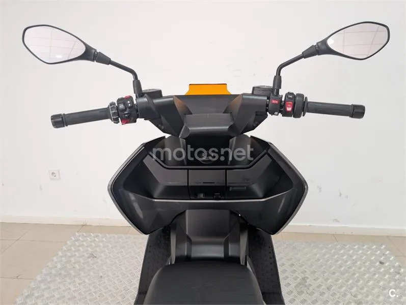 BMW CE 04 – Vista 13