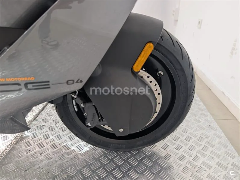 BMW CE 04 – Vista 23