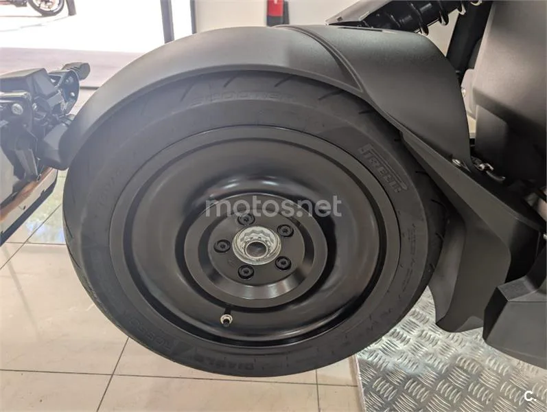 BMW CE 04 – Vista 24