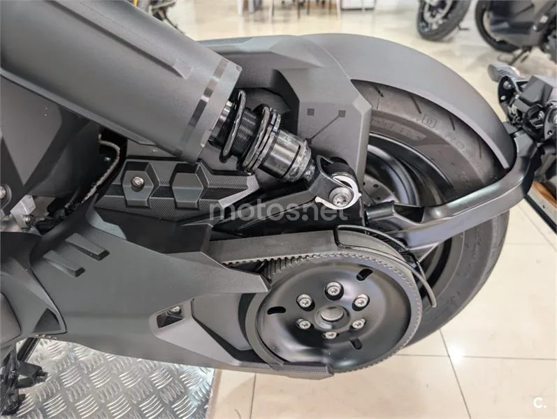 BMW CE 04 – Vista 25