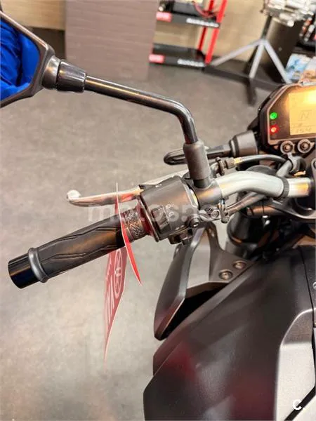 Yamaha MT-03 – Vista 14