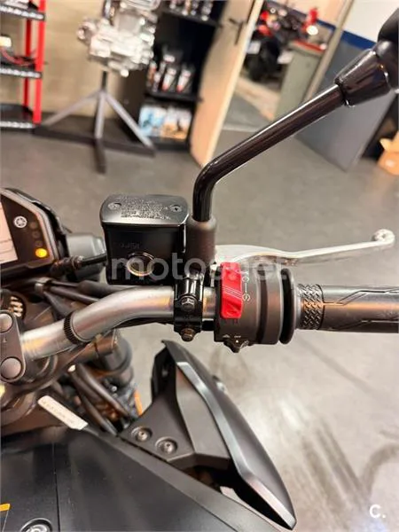 Yamaha MT-03 – Vista 15