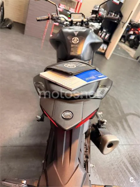 Yamaha MT-03 – Vista 16
