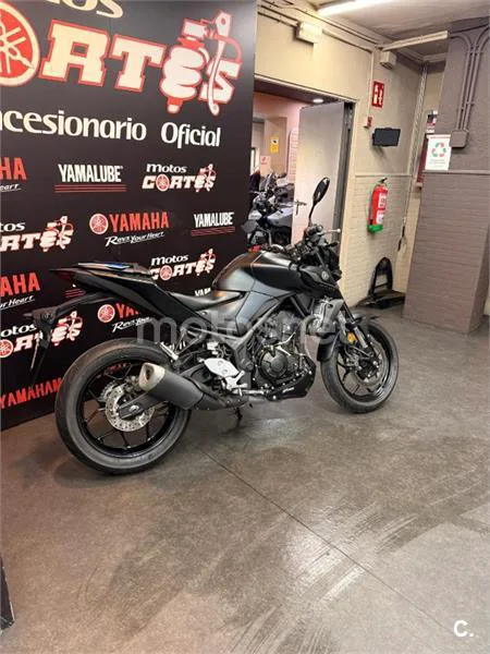 Yamaha MT-03 – Vista 7