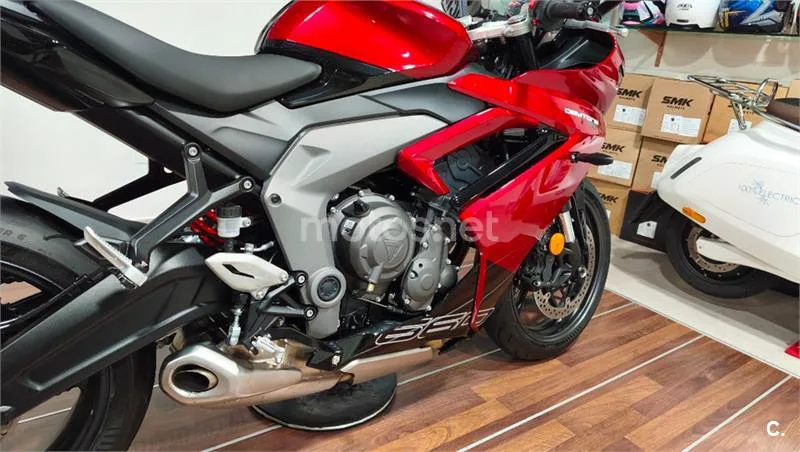 Triumph Daytona 660 – Vista 11
