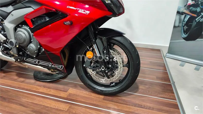 Triumph Daytona 660 – Vista 12