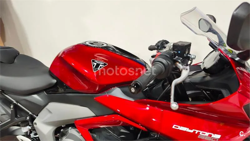 Triumph Daytona 660 – Vista 14