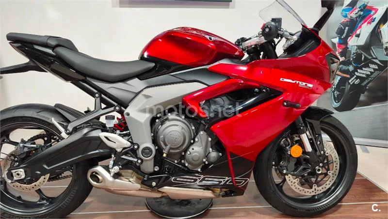 Triumph Daytona 660 – Vista 20