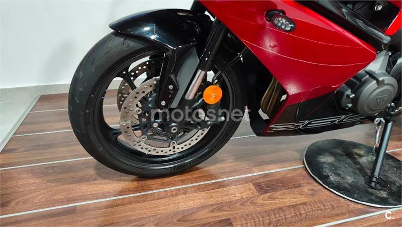 Triumph Daytona 660 – Vista 21