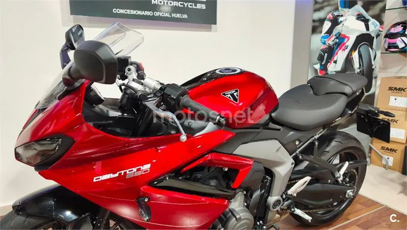 Triumph Daytona 660 – Vista 23