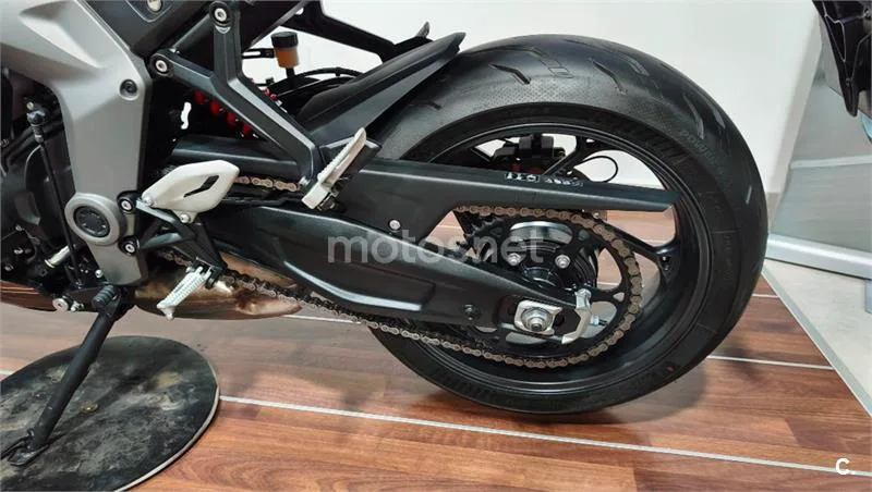 Triumph Daytona 660 – Vista 24