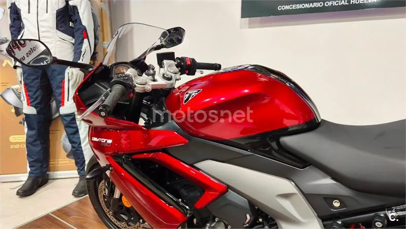 Triumph Daytona 660 – Vista 26