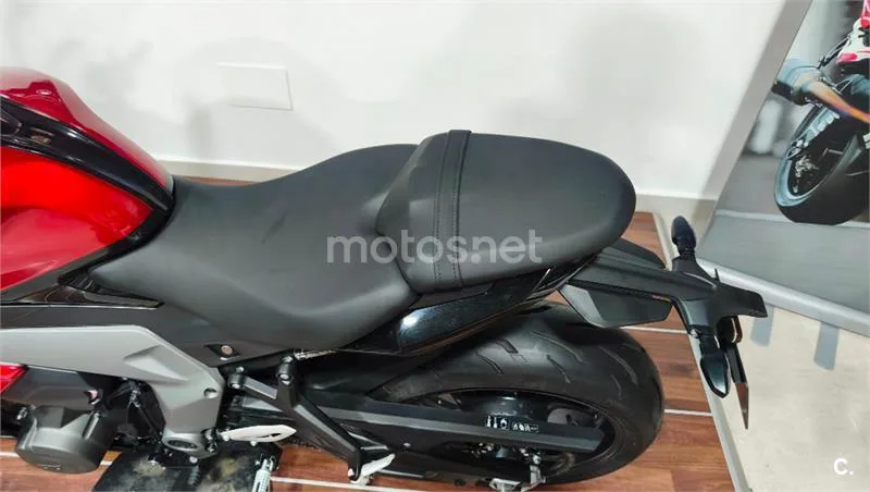Triumph Daytona 660 – Vista 28