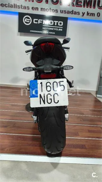 Triumph Daytona 660 – Vista 30
