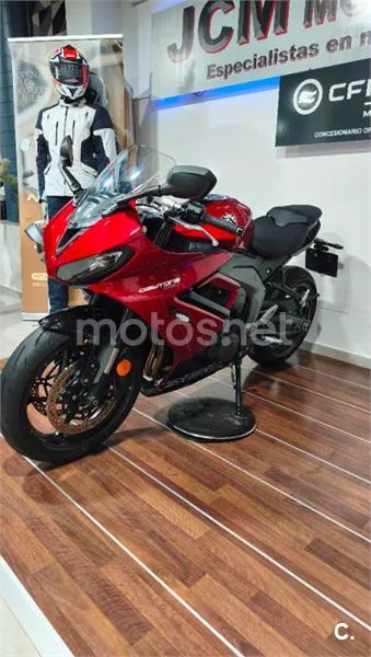 Triumph Daytona 660 – Vista 6