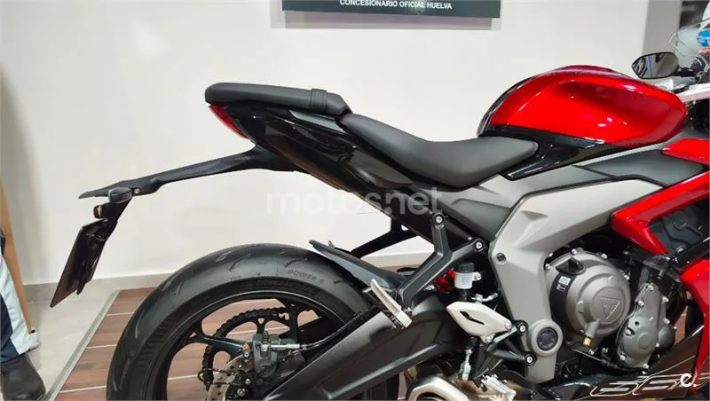 Triumph Daytona 660 – Vista 10