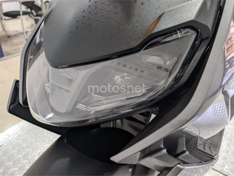 BMW CE 04 – Vista 16