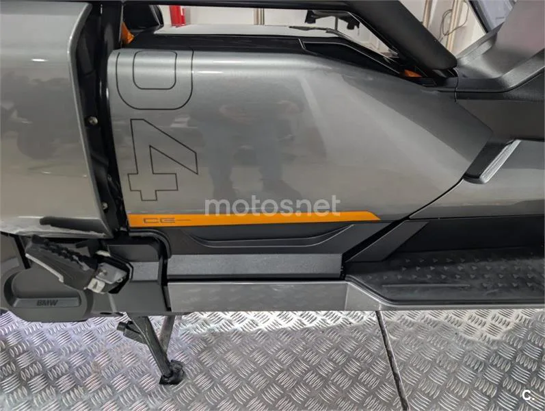 BMW CE 04 – Vista 20