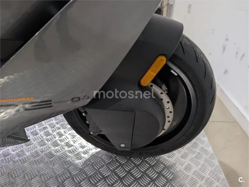BMW CE 04 – Vista 23