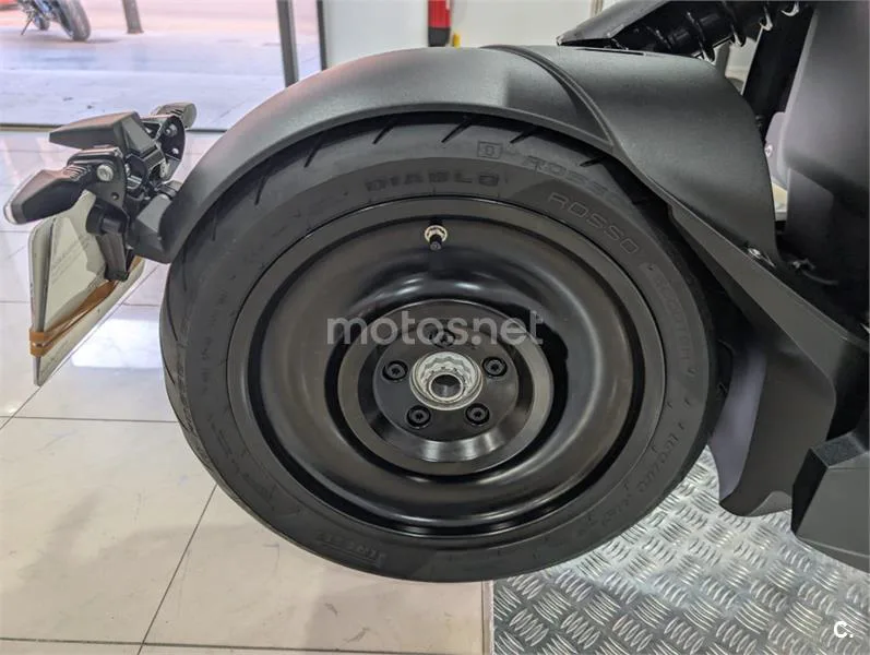 BMW CE 04 – Vista 24