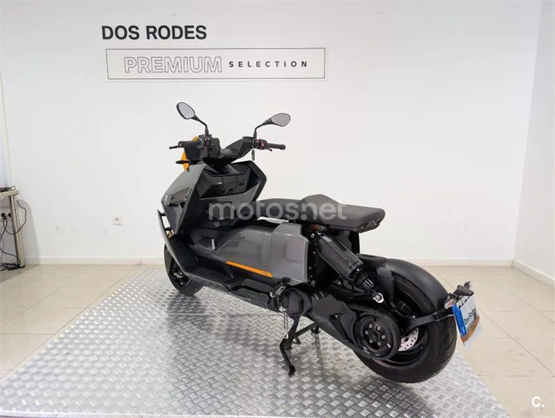 BMW CE 04 – Vista 9